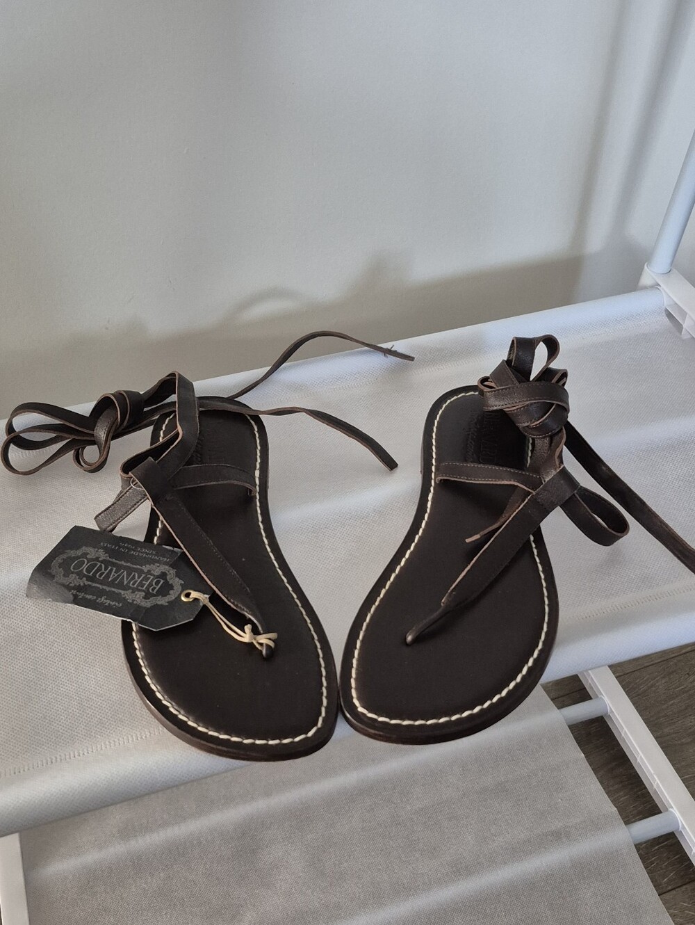 Bernardo Tie Leather Sandals Size 7.5